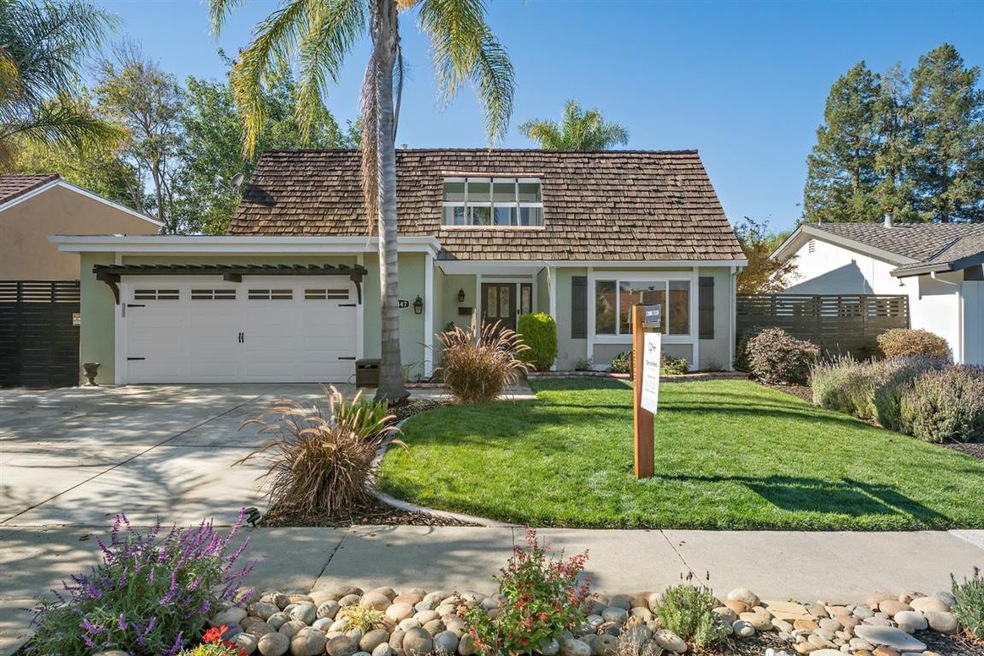 Sold $1,875,000 • Co-Listing Agent