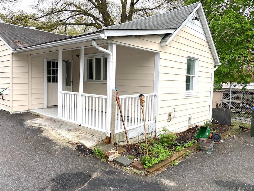 16 Lark St, Washingtonville, NY 10992 - photo 1