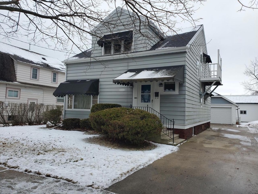 2604 Monroe St, Two Rivers, WI 54241 - photo 1