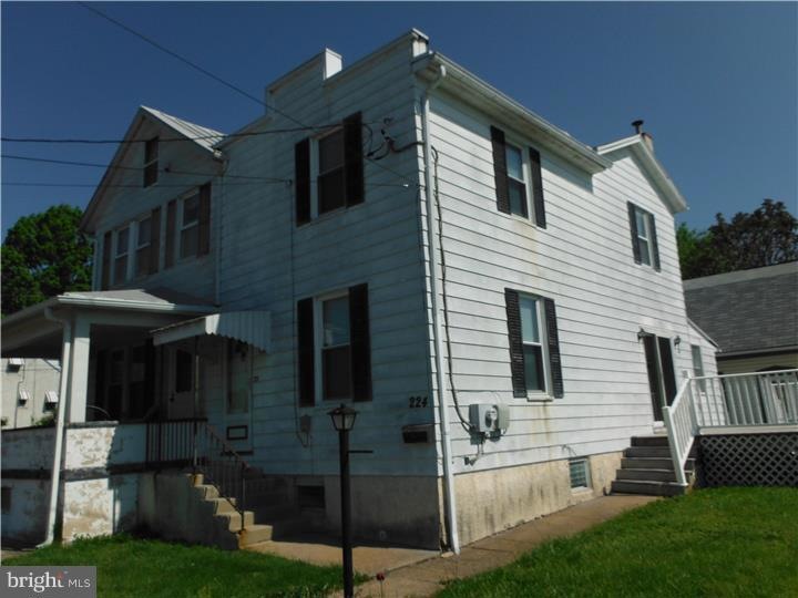 224 Walnut St, Pottstown, PA 19464 - photo 1