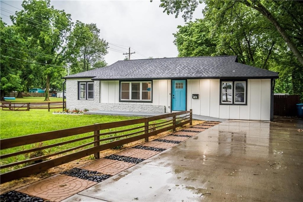 1001 Bella Vista Rd, Bentonville, AR 72712 - photo 1