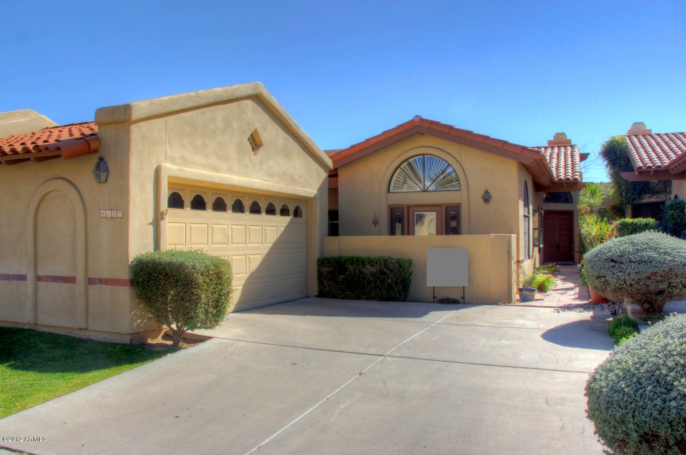 2  BEDROOM, 2 BATH PATIO HOME WITH DEN!