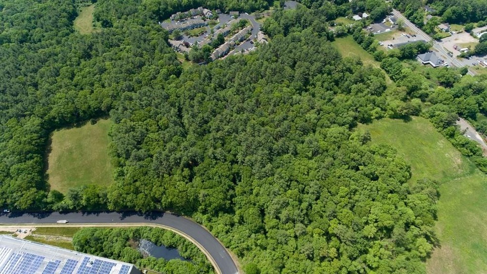 0 W 0 United Dr unit 72667767, West Bridgewater, MA 02379 - photo 1