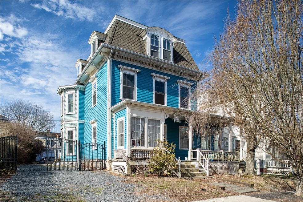 17 Ayrault St, Newport, RI 02840 - photo 1