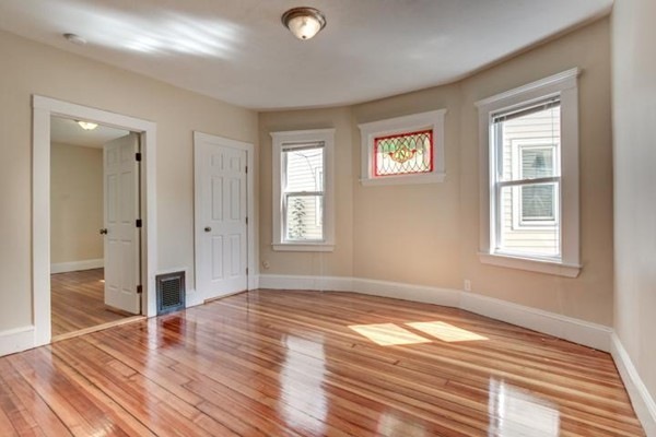 572 Ashmont St unit 3, Dorchester, MA 02122 - photo 1