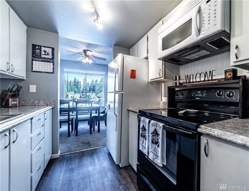 323 75th St SE unit C51, Everett, WA 98203 - photo 1