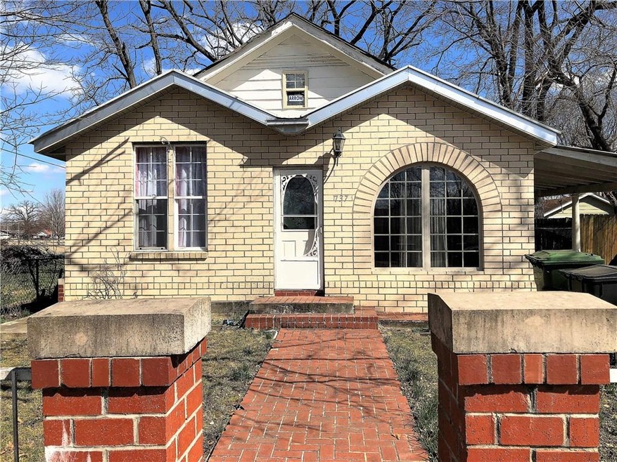 737 N 4th St, Rogers, AR 72756 - photo 1