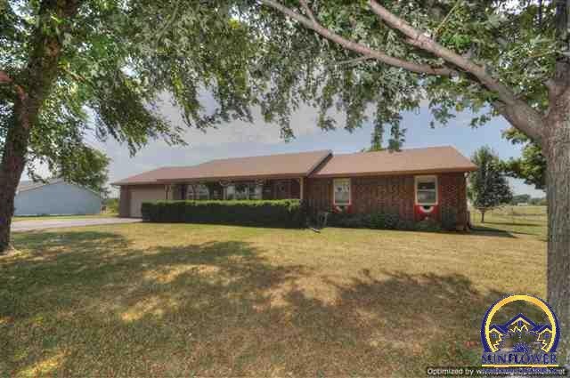 2919 SW Auburn Rd, Topeka, KS 66614 - photo 1