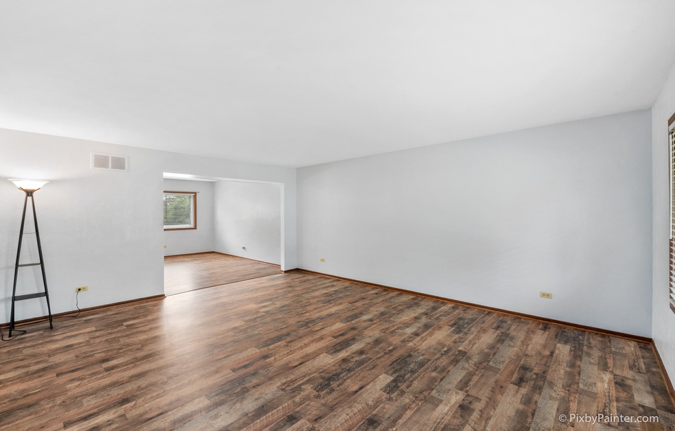 1206 Natchez Trace Cir, Naperville, IL 60540 - photo 1