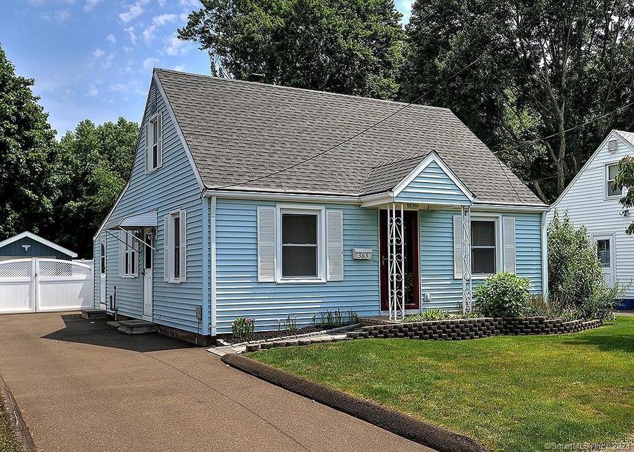 363 Short Beach Rd, East Haven, CT 06512 - photo 1