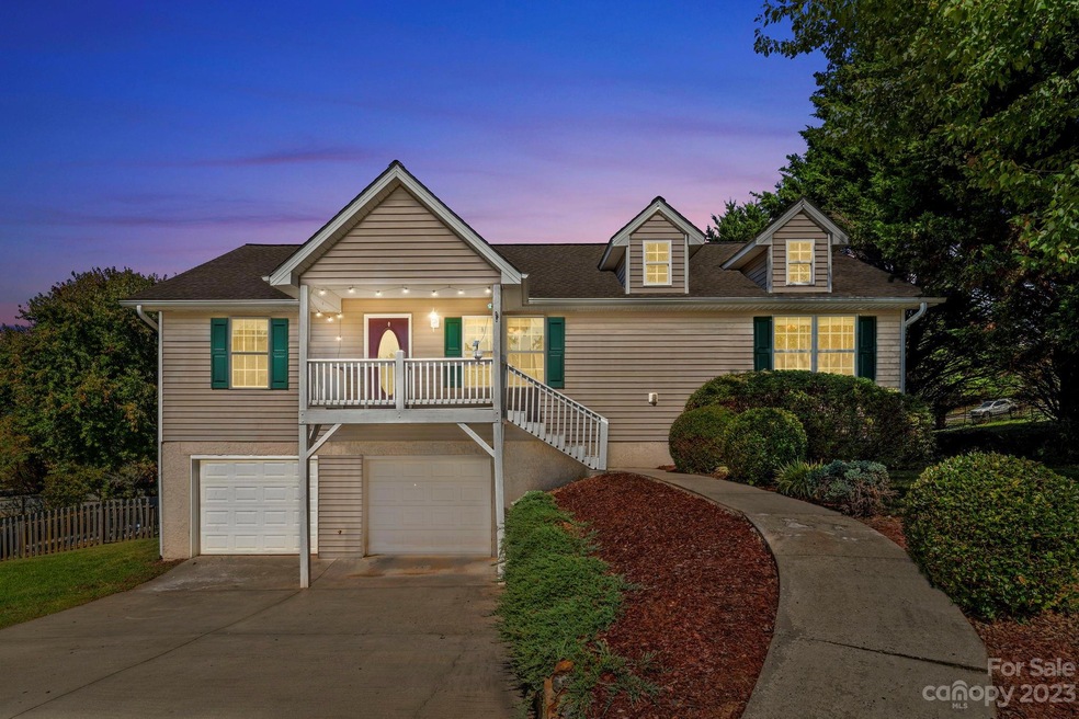 15 Viewpointe Ln, Asheville, NC 28806 - photo 1