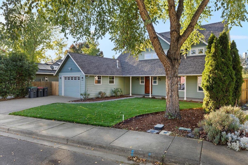 For Sale $598,000 • Co-Listing Agent