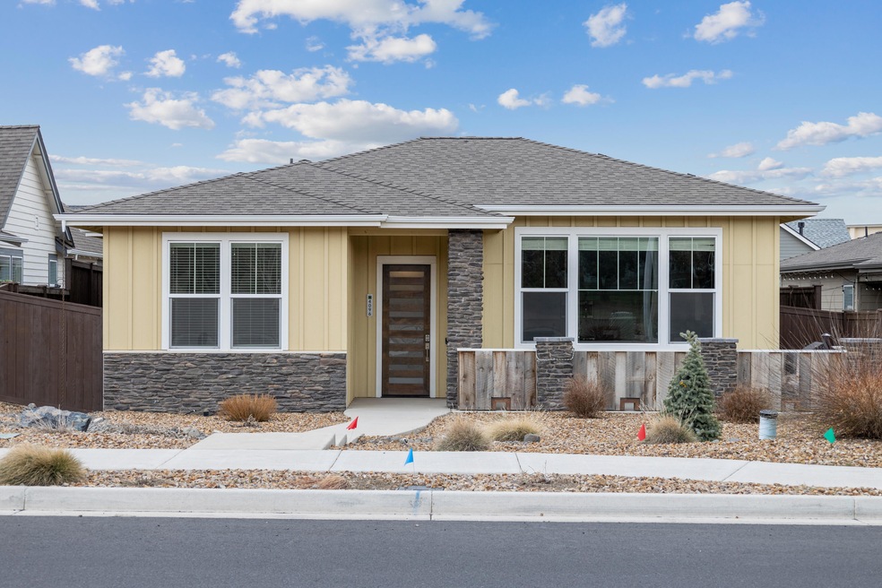 4096 SW Badger Ave, Redmond, OR 97756 - photo 1