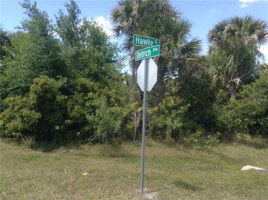 Private Doubke Corner Lot.