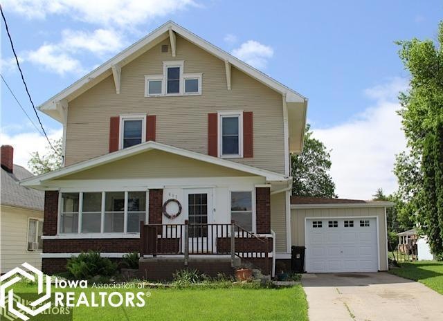 617 N 2nd Ave E, Newton, IA 50208 - photo 1