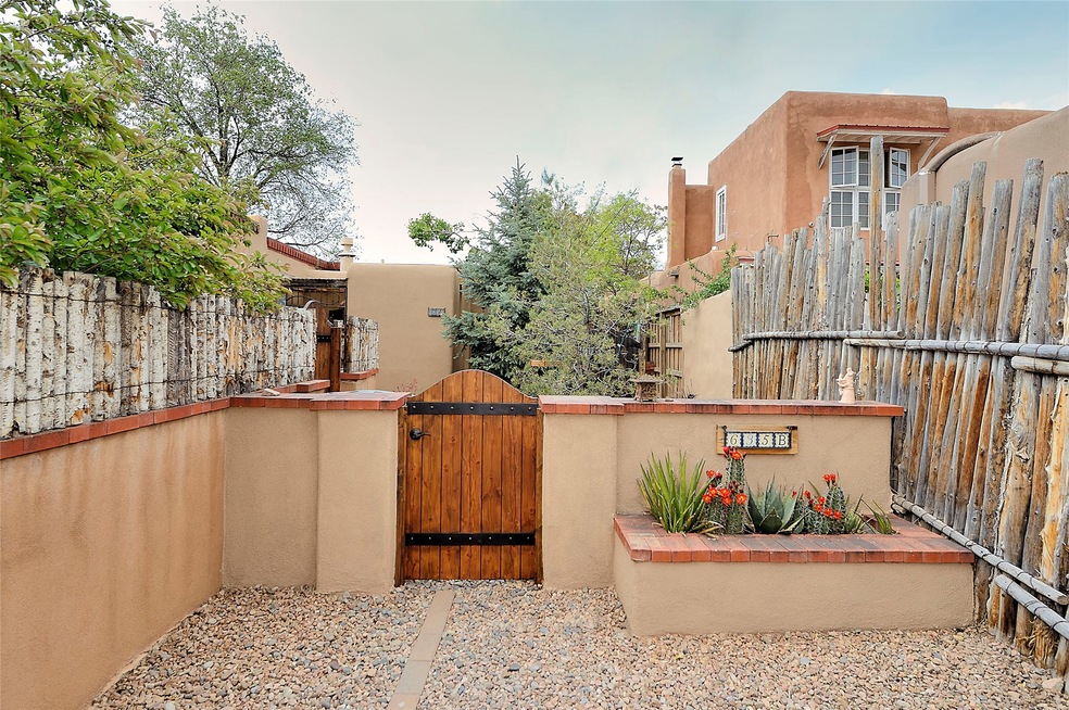635 W San Francisco St unit B, Santa Fe, NM 87501 - photo 1
