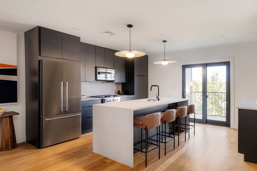 272 E Eagle St unit 2, Boston, MA 02128 - photo 1