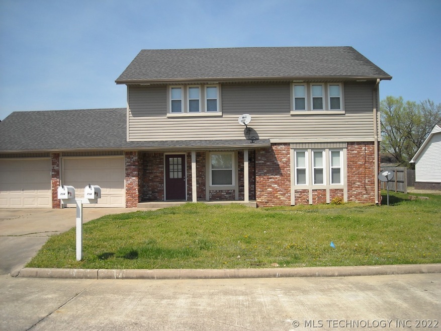 714 Mcclellan Ave, Claremore, OK 74017 - photo 1