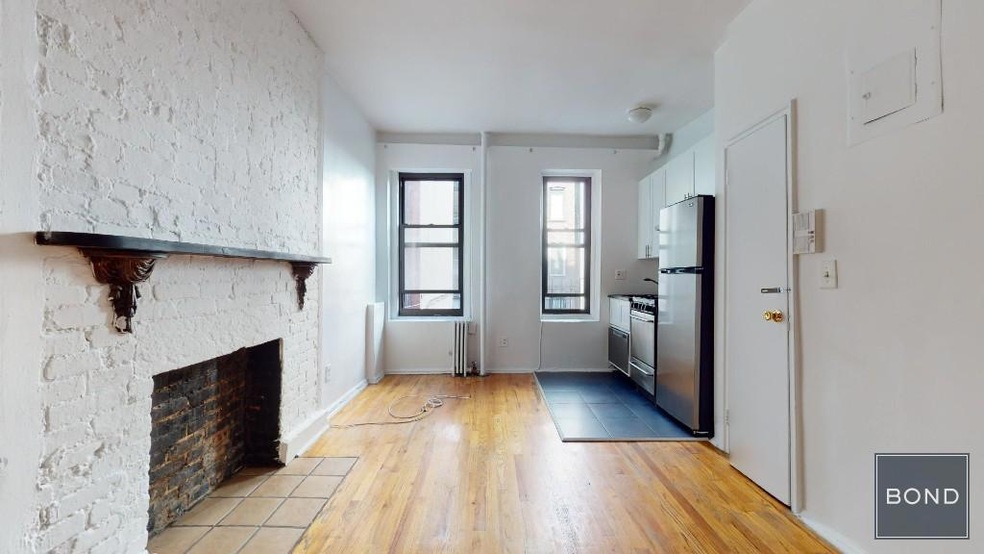 239 E 24th St unit 4, New York, NY 10010 - photo 1