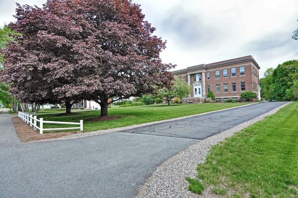 280 Village St unit F1, Medway, MA 02053 - photo 1
