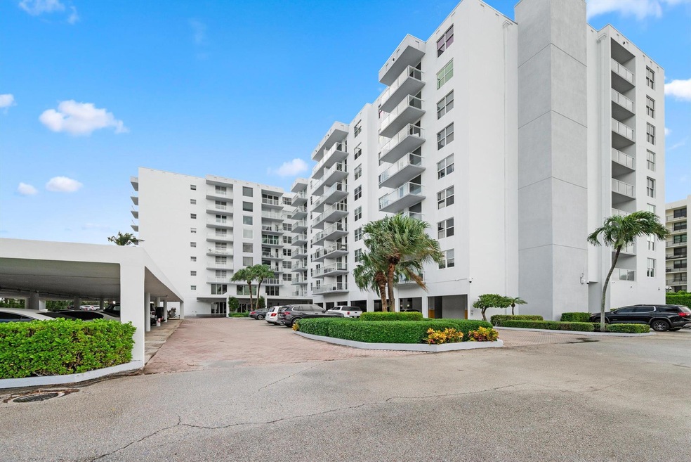 The Patrician unit 105, Palm Beach, FL 33480 - photo 1