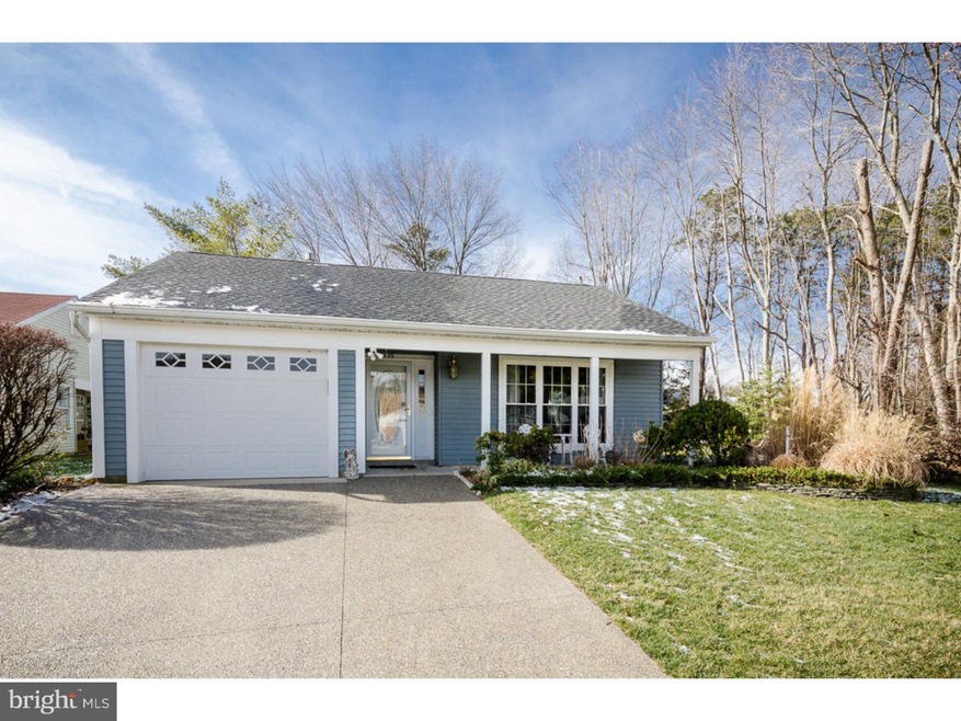 892 Westminster Dr N, Southampton, NJ 08088 - photo 1