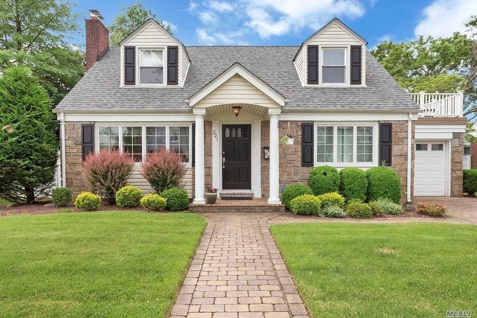 221 Hamilton Ave, West Hempstead, NY 11552 - photo 1