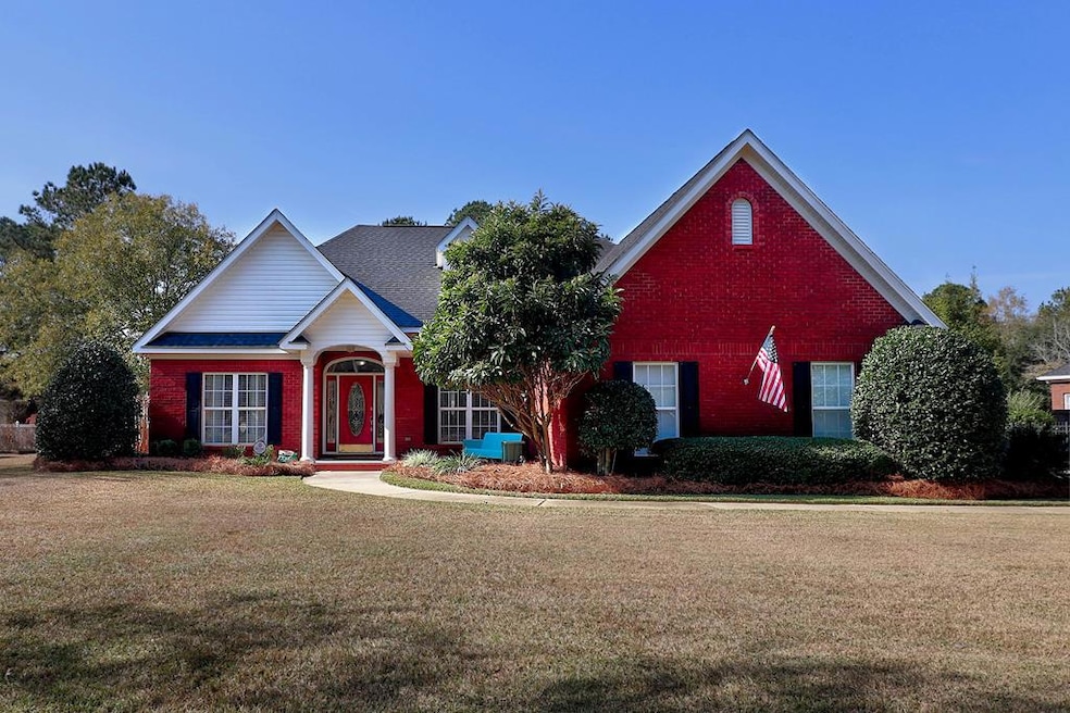 702 Edinburgh Way, Dothan, AL 36305 - photo 1