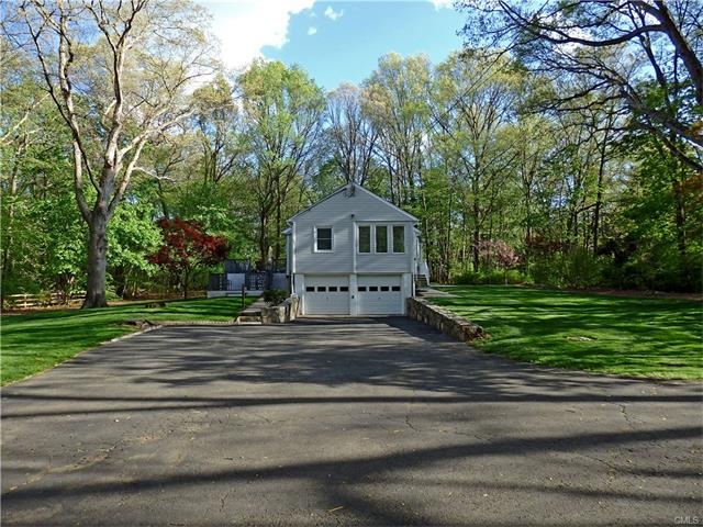 198 1/2 W Rocks Rd, Norwalk, CT 06851 - photo 1