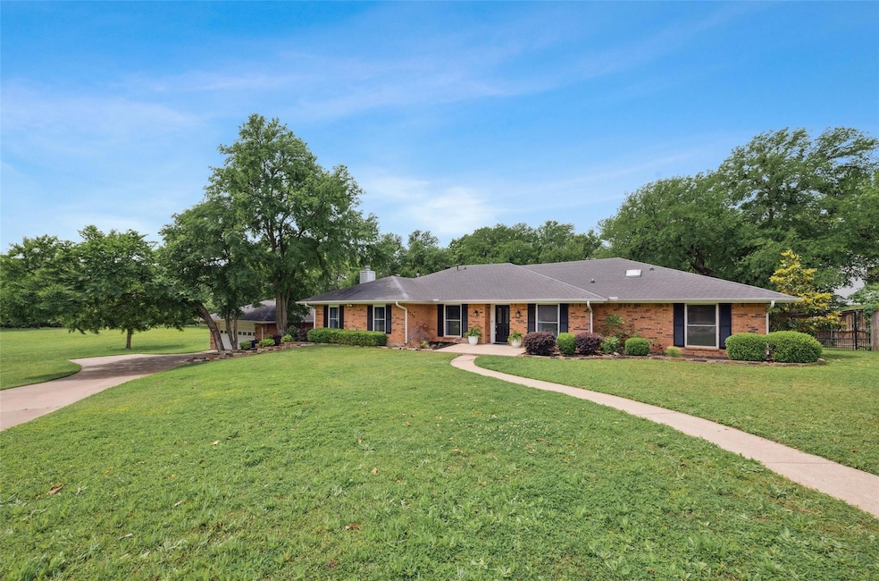 1214 Oakwood Trail, Southlake, TX 76092 - photo 1