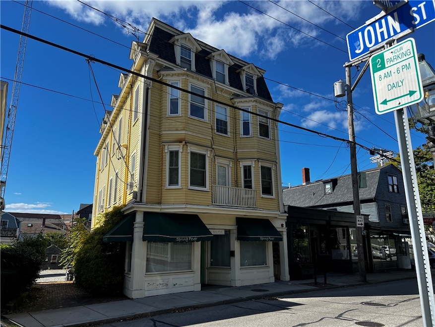 235 Spring St unit 4, Newport, RI 02840 - photo 1