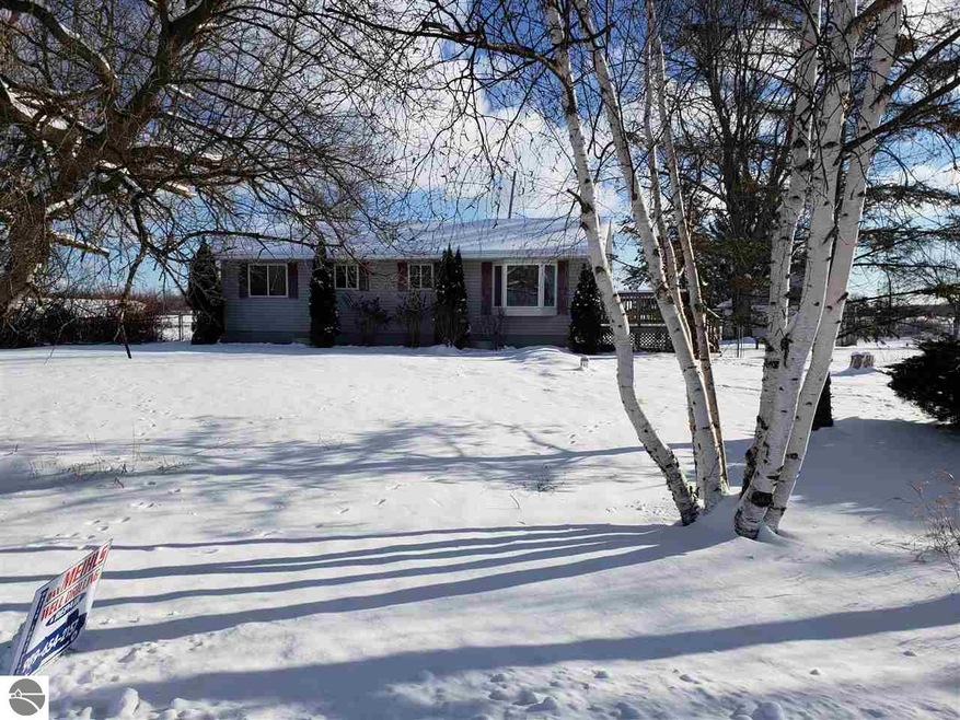 401 S Railroad St, Turner, MI 48765 - photo 1