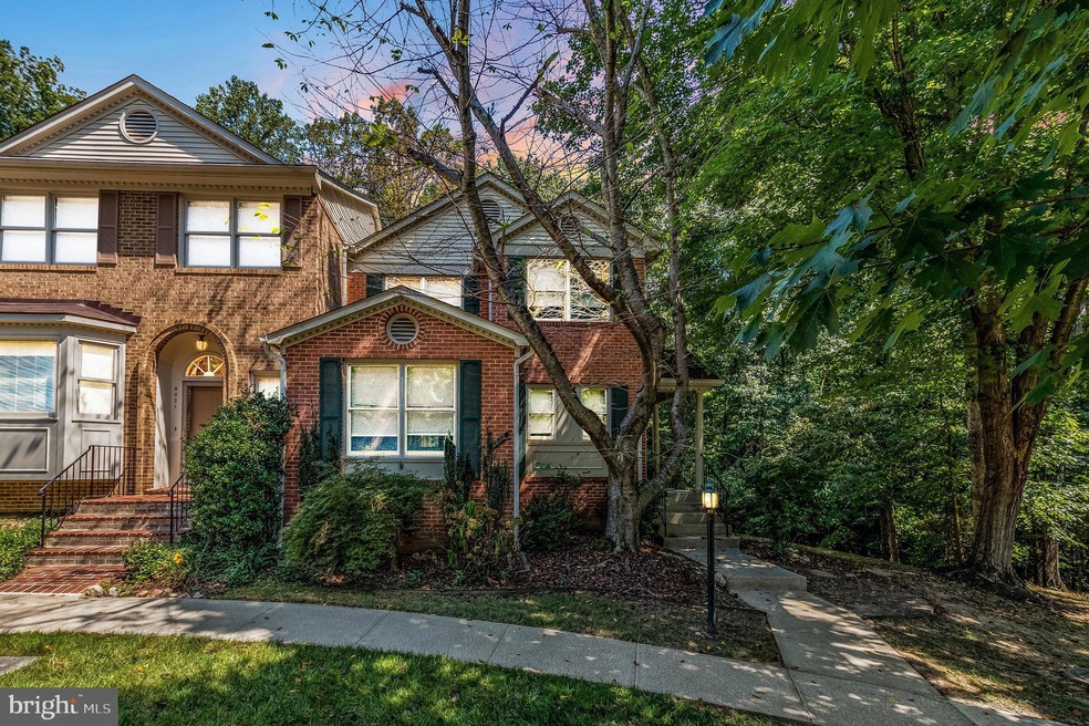 8033 Galla Knoll Cir, Springfield, VA 22153 - photo 1