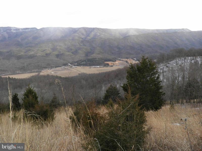 220 6th St unit 1000213909, Moorefield, WV 26836 - photo 1