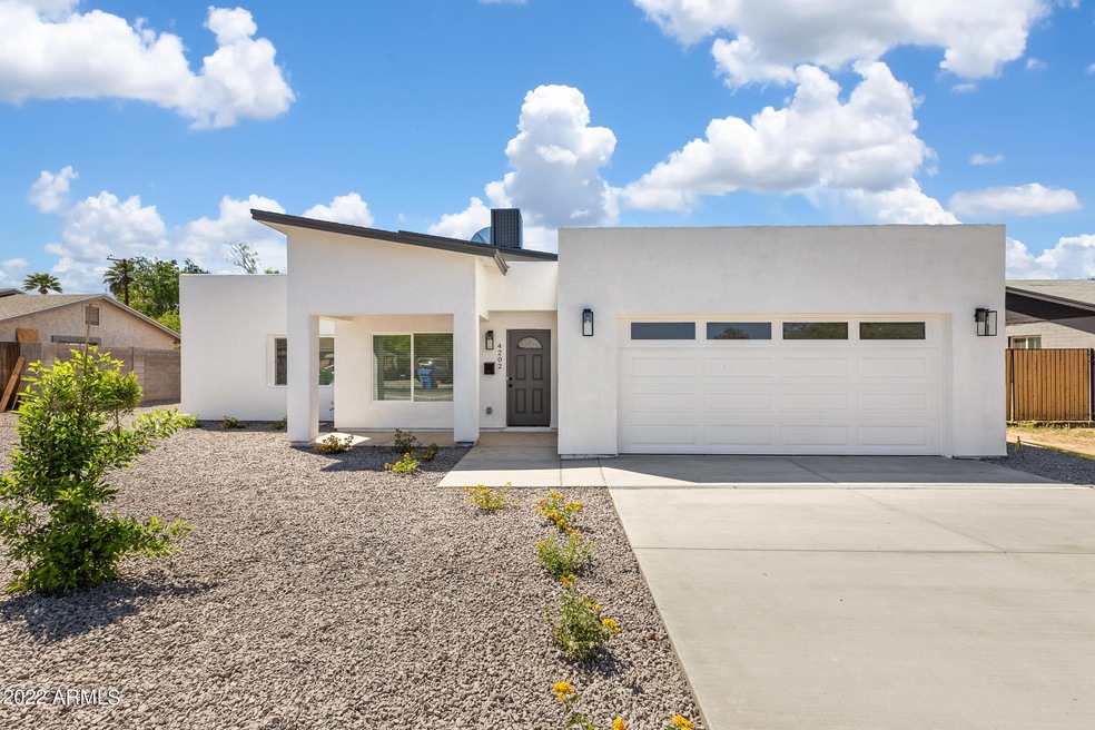 4202 N 10th Pl-2