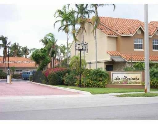 18328 NW 68th Ave unit N, Hialeah, FL 33015 - photo 1