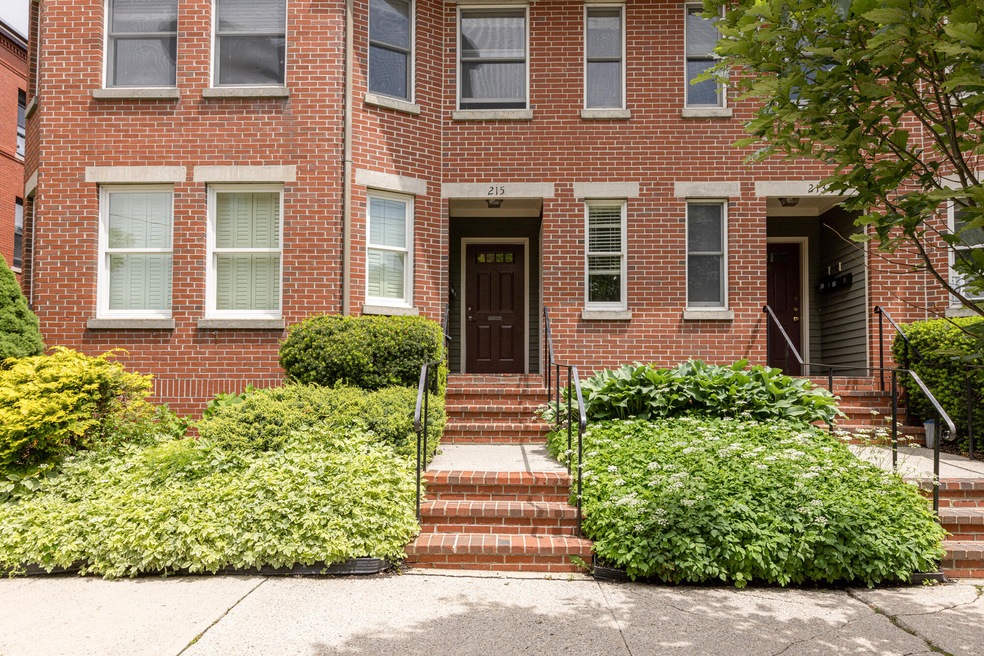 215 Vaughan St.#2_W5_039