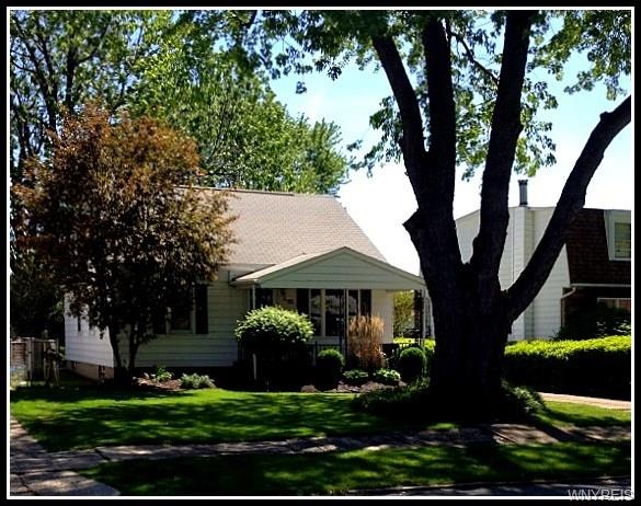 Welcome to 73 S Huxley with beautiful landscaping 