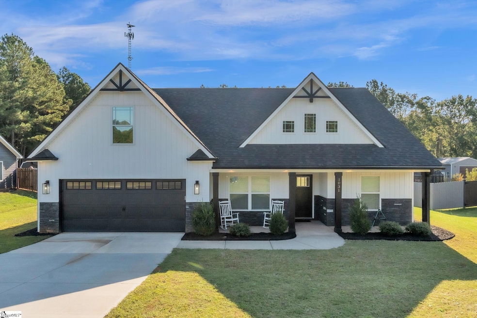 1031 Ballenger Rd, Inman, SC 29349 - photo 1