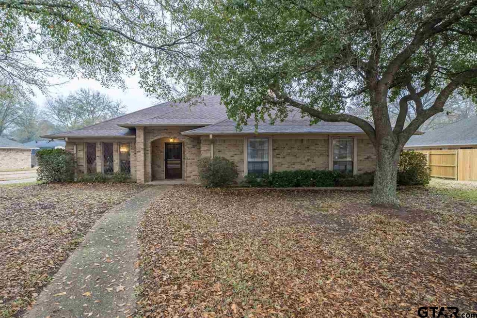 5904 5904 Plantation Dr, Tyler, TX 75703 - photo 1