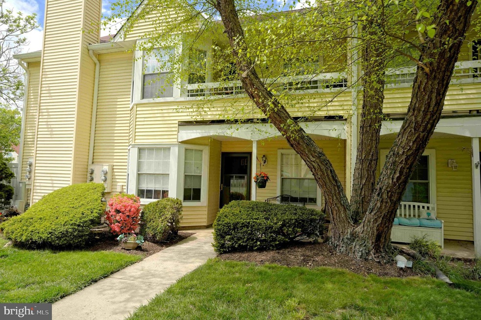 25 Dennis Ct, Hightstown, NJ 08520 - photo 1