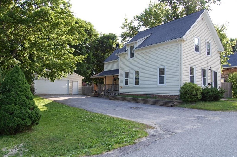 32 Oak St, Mechanic Falls, ME 04256 - photo 1