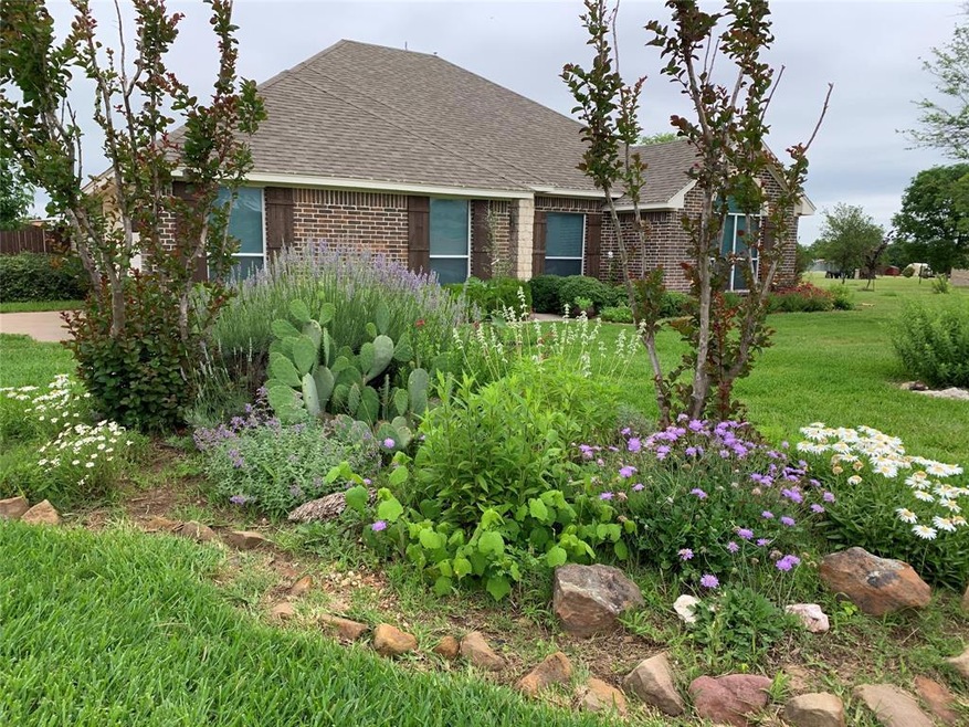 126 Colonial Creek Ln, Weatherford, TX 76088 - photo 1