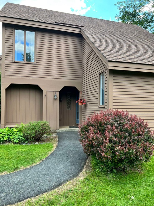 807 Murphys Rd unit A, Quechee, VT 05059 - photo 1