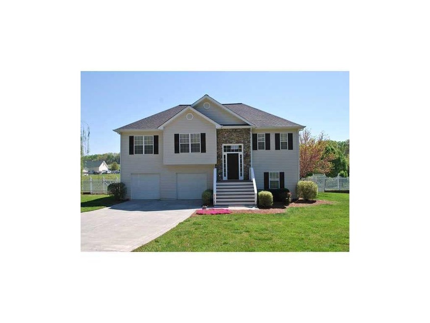 Exterior Front. Extremely well maintained split fo