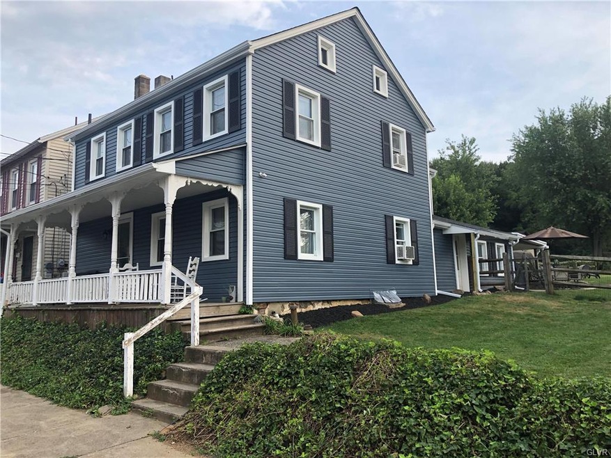 320 Franklin St, Alburtis, PA 18011 - photo 1