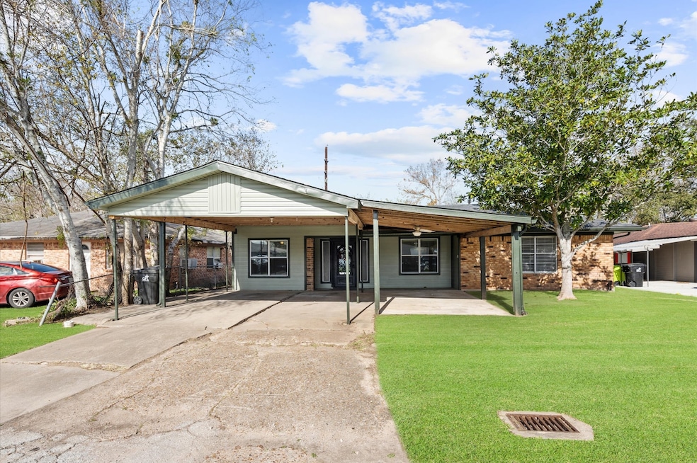 1001 Avenue D, Rosenberg, TX 77471 - photo 1