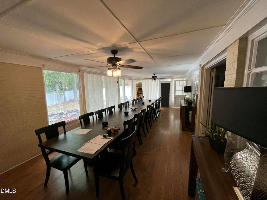 523 Wildwood Ln, Burlington, NC 27215 - photo 1