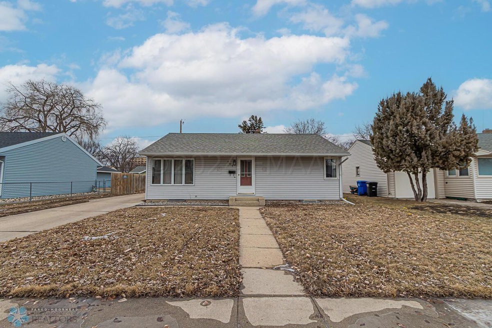 409 23rd Ave N, Fargo, ND 58102 - photo 1
