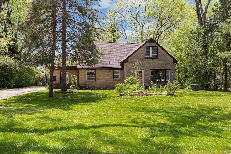 12915 W Lancaster Ave, Butler, WI 53007 - photo 1